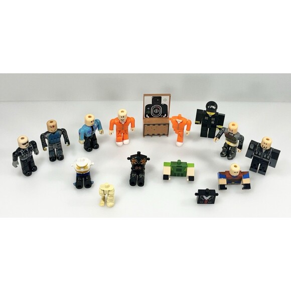 Roblox Action Figures and Body Part Pieces Assorted Lot of 15 - Picture 4 of 11